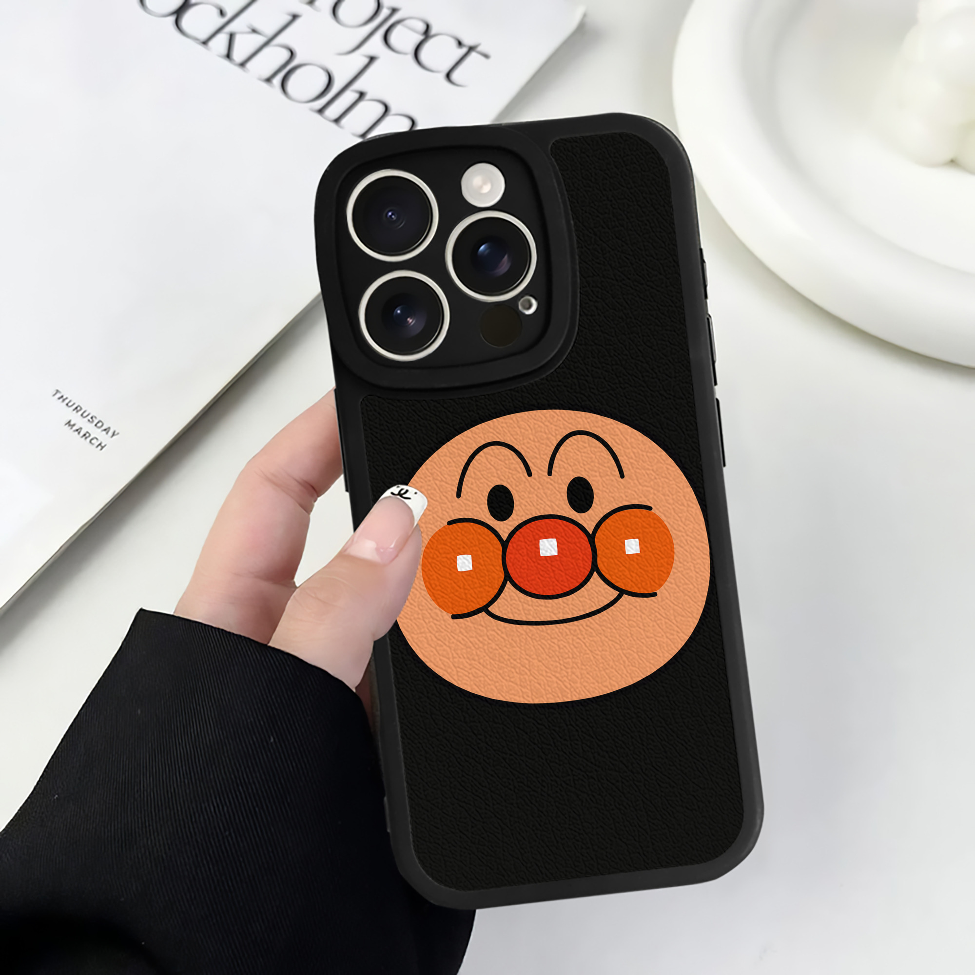 （画像用） アンパンマン Anpanman 【iPhone 16シリーズ対応】シリコンスマホケース（レザー調） 材質：シリコン
